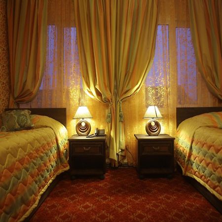 Hotel Kilikiya Úzhgorod Habitación foto