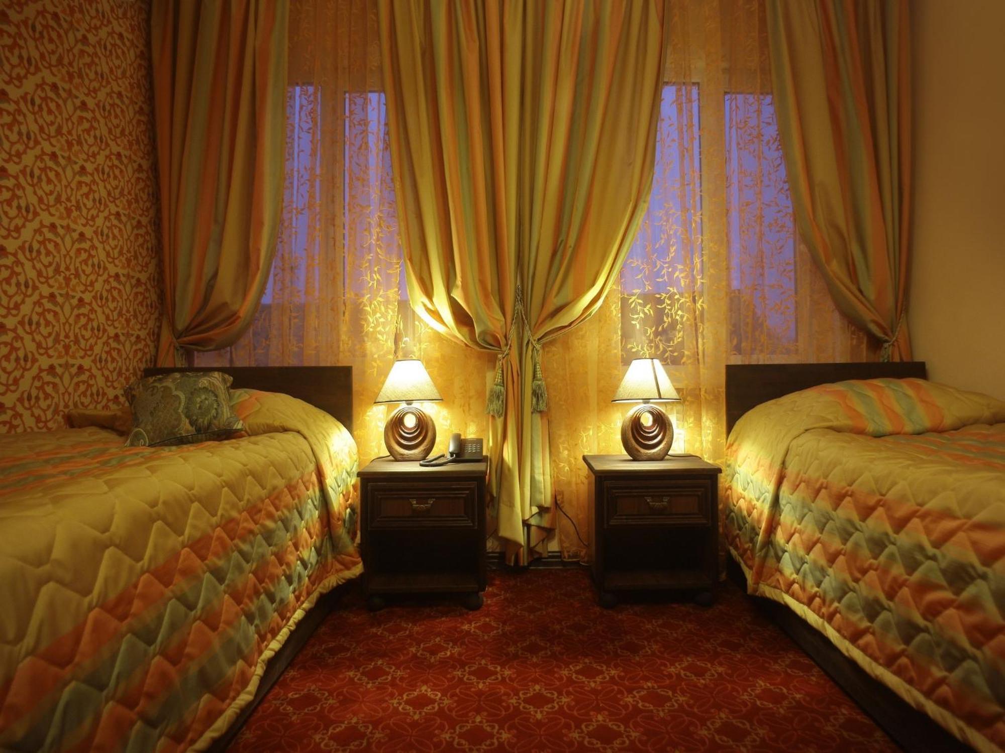Hotel Kilikiya Úzhgorod Habitación foto