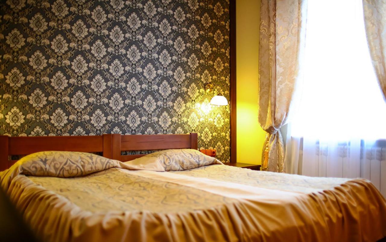 Hotel Kilikiya Úzhgorod Exterior foto